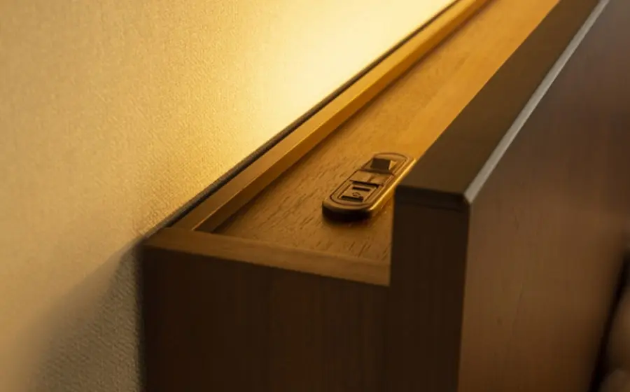 SL-030 ホテルのような上質なくつろぎを演出する、間接照明付のベッドフレーム。